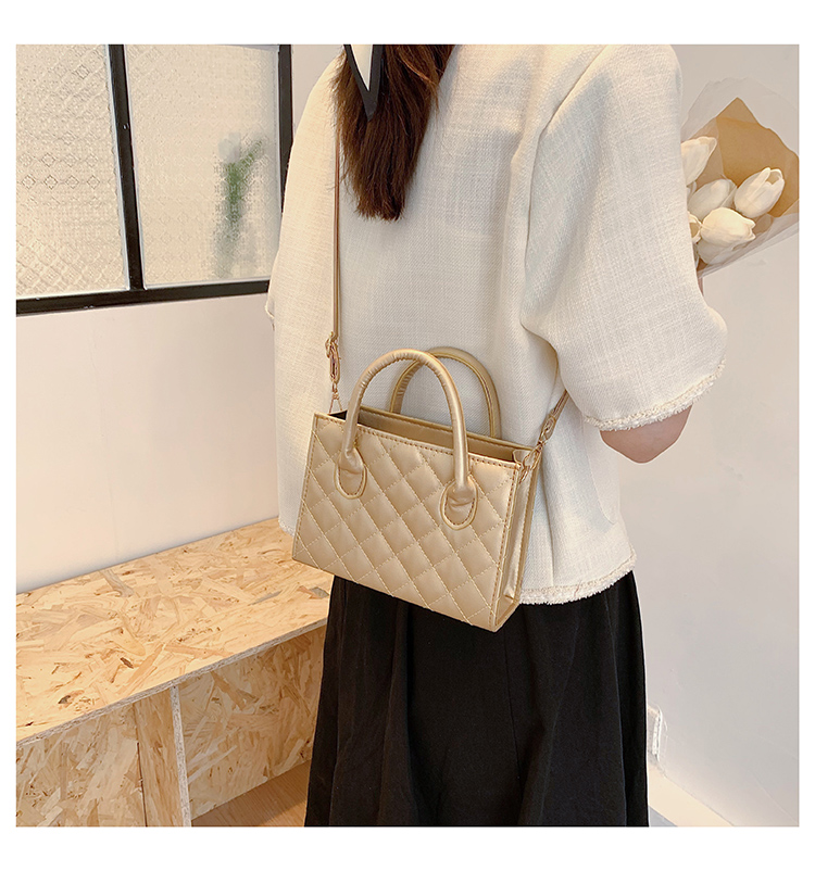 Embroidery Thread Fashion Shoulder Bag Portable Women's Bag Rhombus Crossbody Trendy Ladies Bag display picture 5