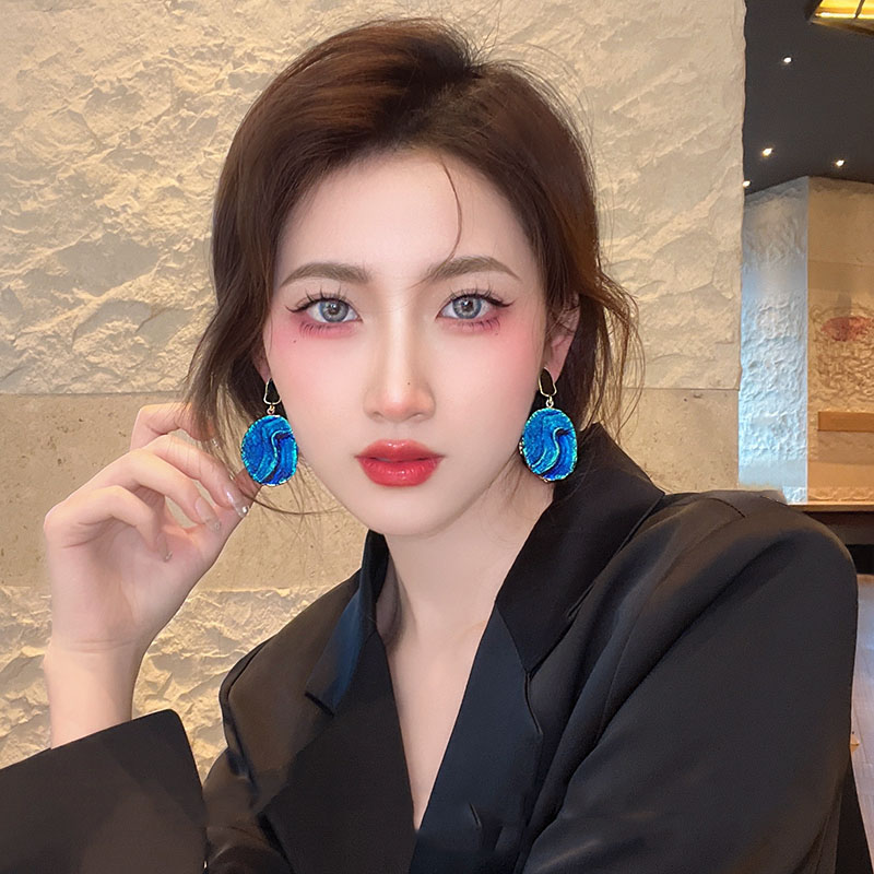 Fashion Elegant Klein Blue Starry Sky Texture Earrings For Women display picture 1