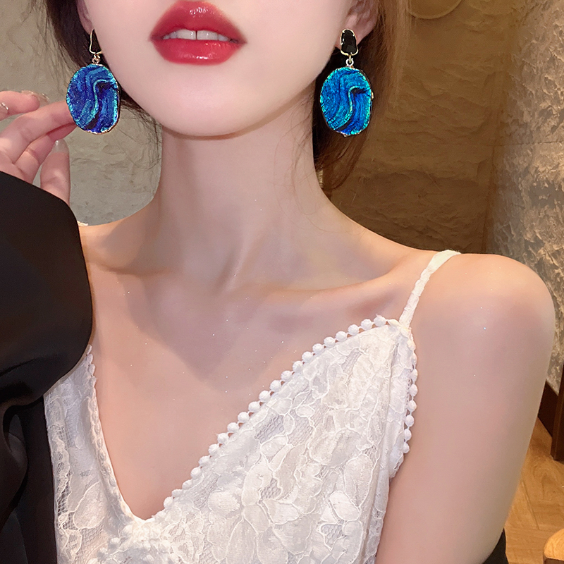 Fashion Elegant Klein Blue Starry Sky Texture Earrings For Women display picture 2
