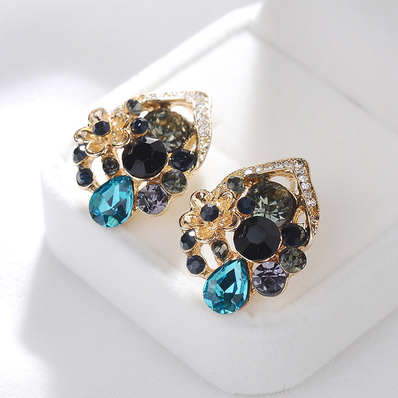 Fashion Elegant Black Blue Crystal Flowers Stud Earrings Ornament display picture 2