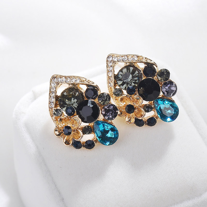 Fashion Elegant Black Blue Crystal Flowers Stud Earrings Ornament display picture 3