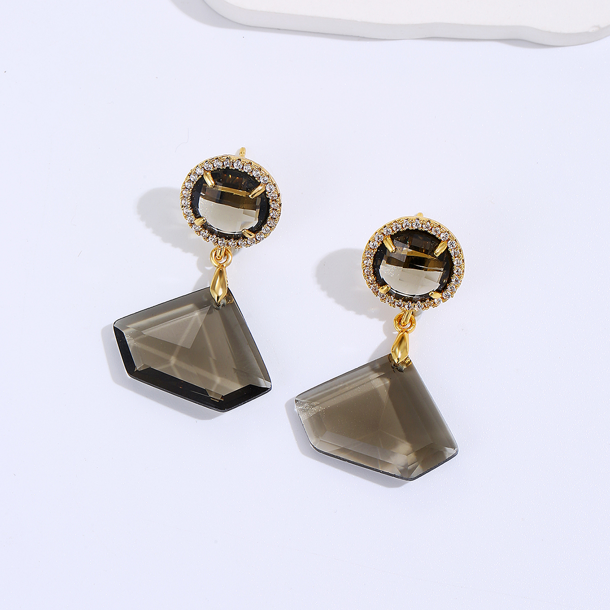 Elegant Geometric Copper Drop Earrings Gold Plated Zircon Copper Earrings 1 Pair display picture 1