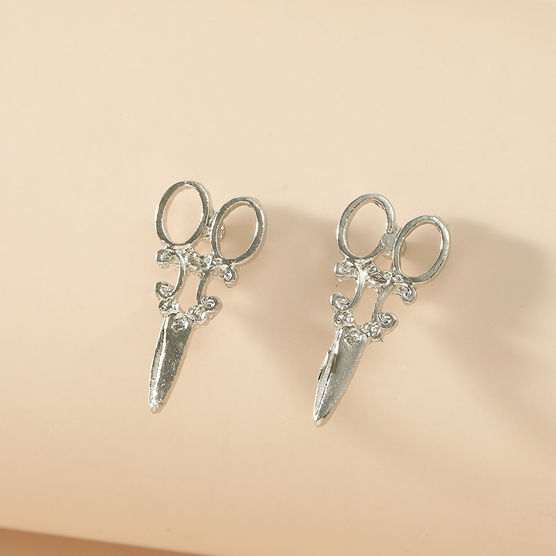 Simple Fashion Clipper Scissors Shaped Alloy Ear Studs display picture 6