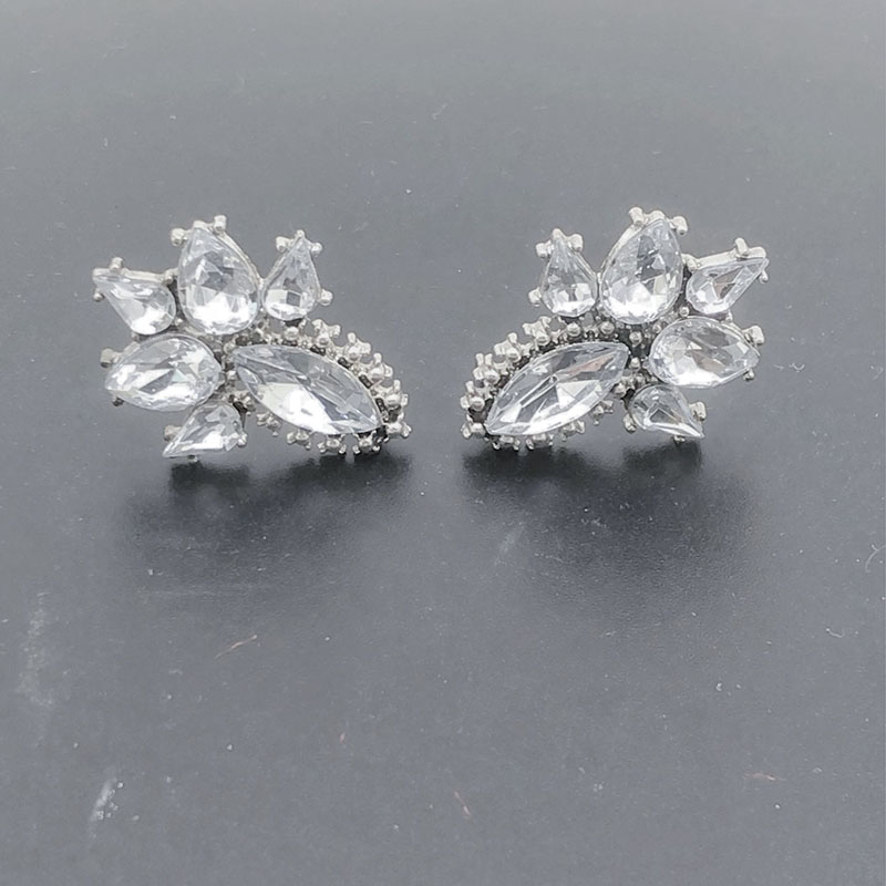 Fashion Retro Classic Gem Flower Water Drop Alloy Earrings display picture 3