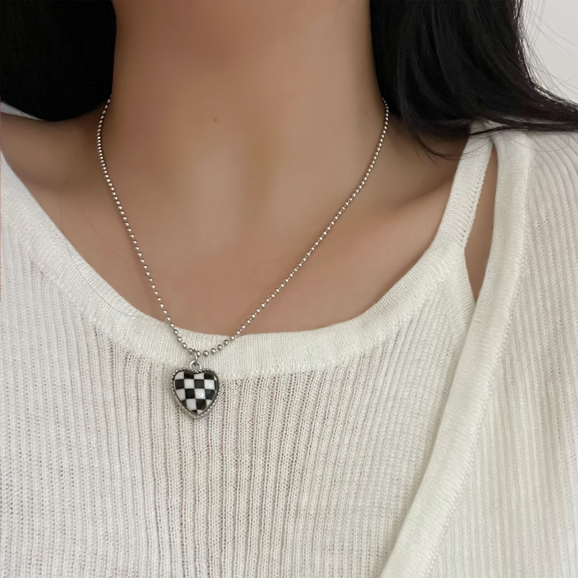 New Style Color Chessboard Plaid Heart Pendant Necklace Clavicle Chain display picture 1