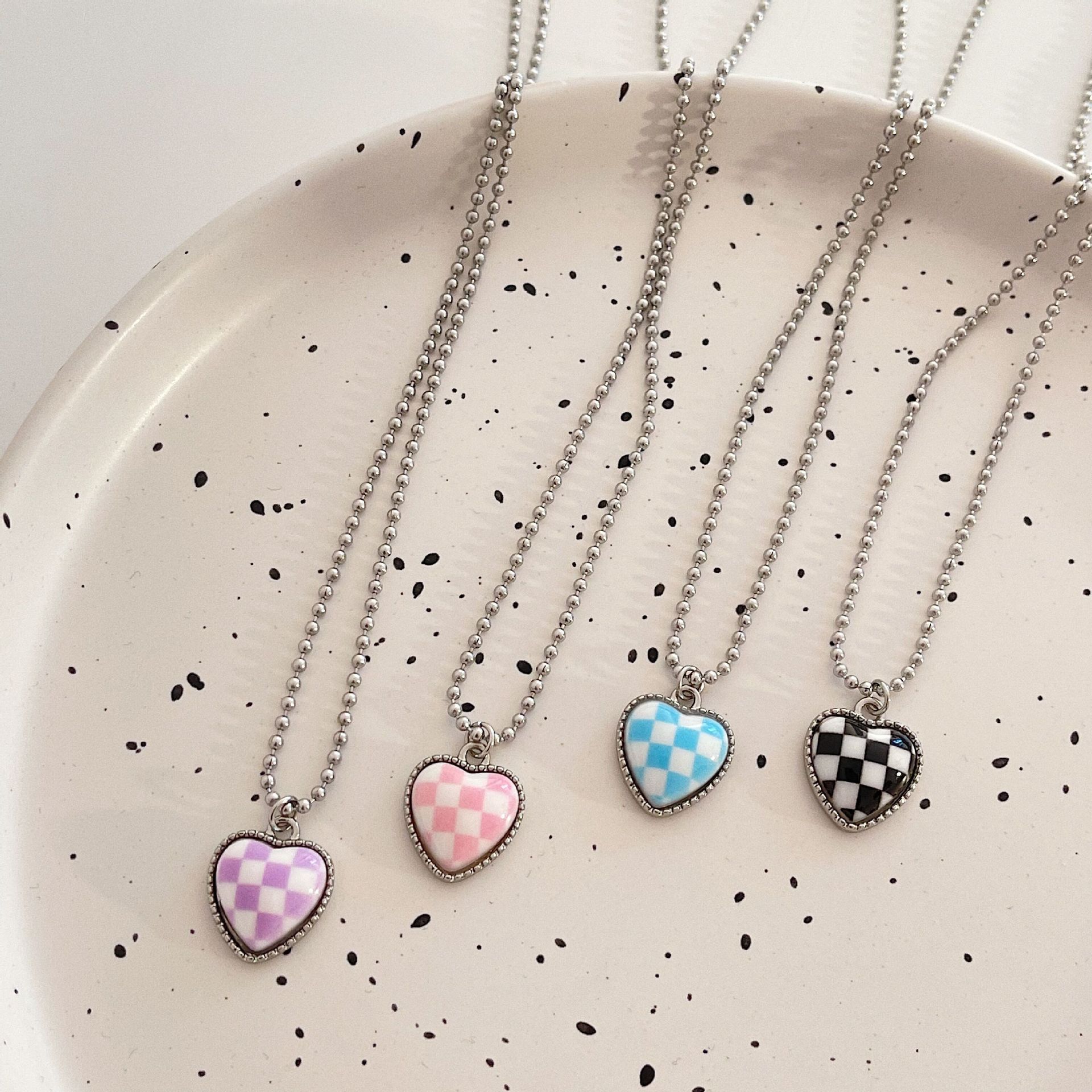 New Style Color Chessboard Plaid Heart Pendant Necklace Clavicle Chain display picture 3