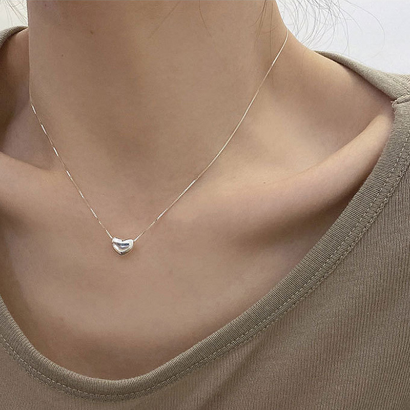 New Style Heart Shape Pendant Clavicle Chain Necklace display picture 2