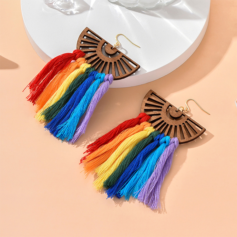 Ins Style Basic Retro Tassel Wood No Inlaid Women's Earrings display picture 3
