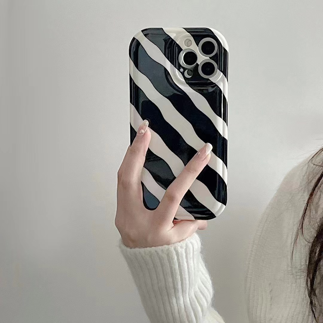Simple Style Black Wavy Pattern Iphone 13 Pro Max Phone Case display picture 2