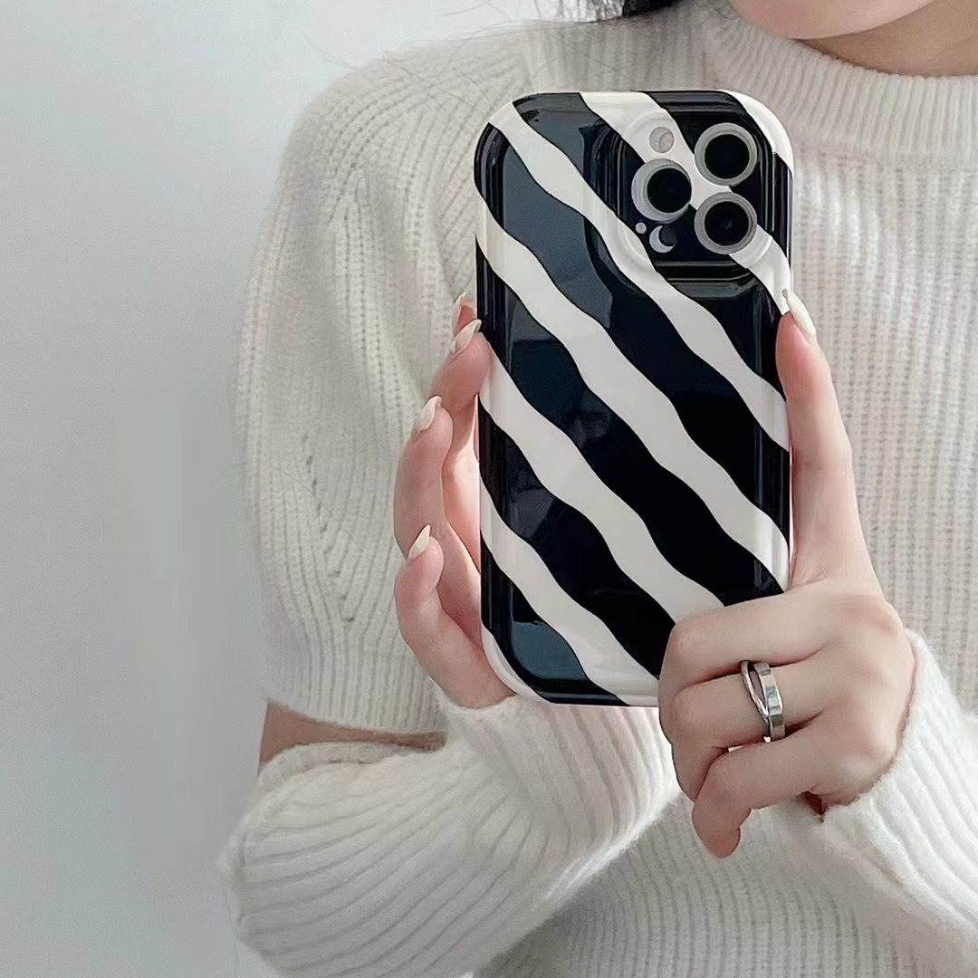 Simple Style Black Wavy Pattern Iphone 13 Pro Max Phone Case display picture 5