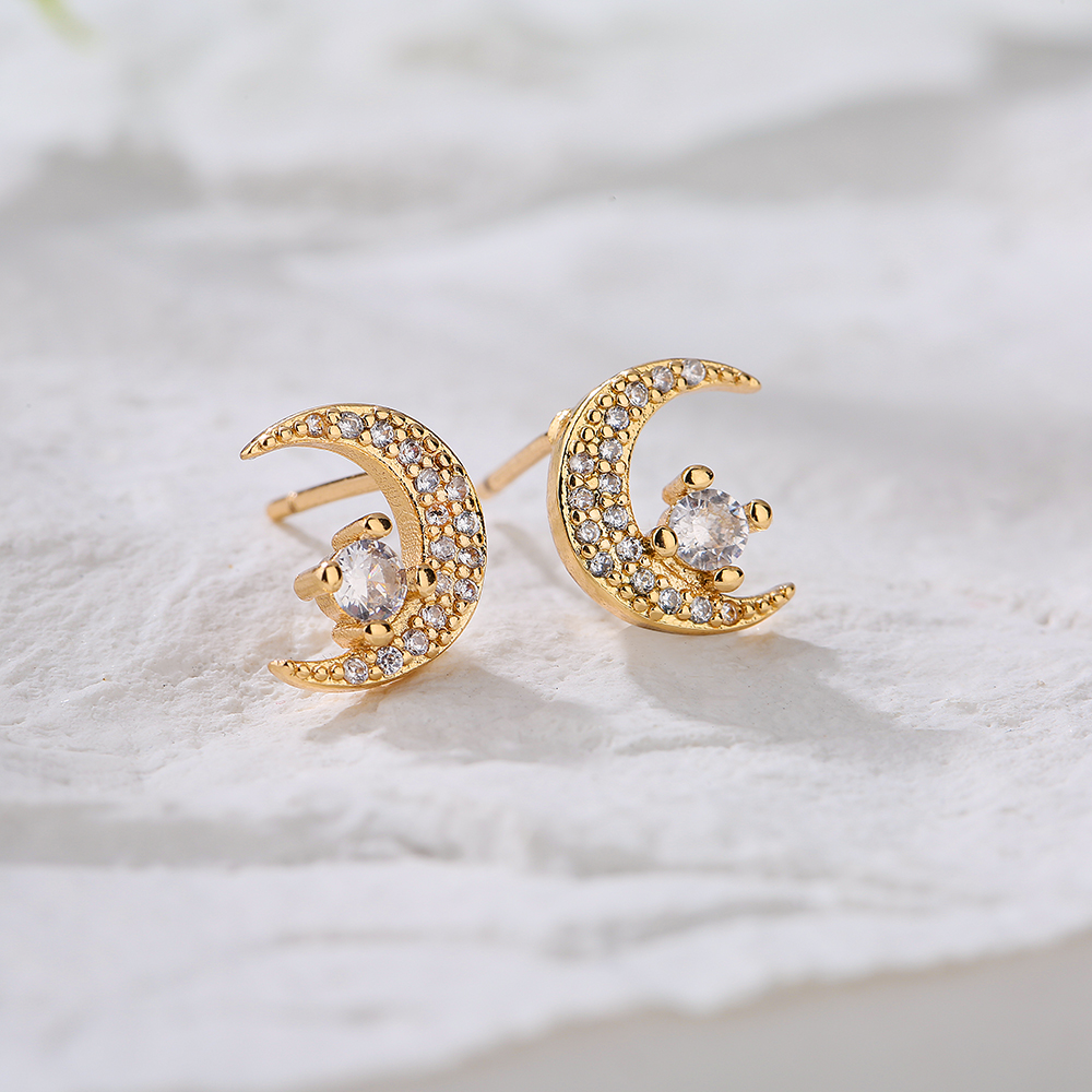 Fashion Plated 18k Gold Micro Inlaid Zircon Moon-shaped Copper Ear Stud Earrings display picture 3