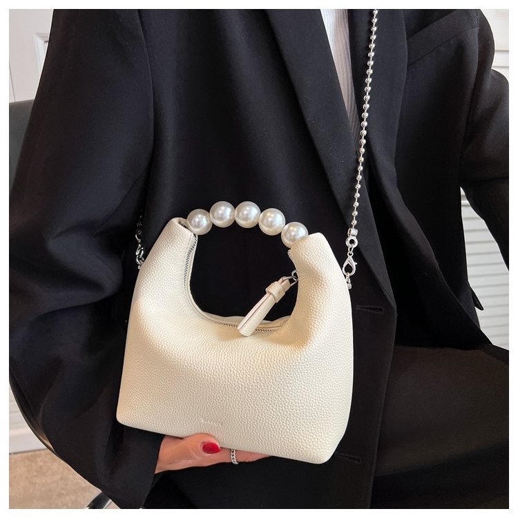 Fashion Pearl Hand Small Square Bag Chain Shoulder Bag Litchi Pattern Crossbody Bag display picture 3
