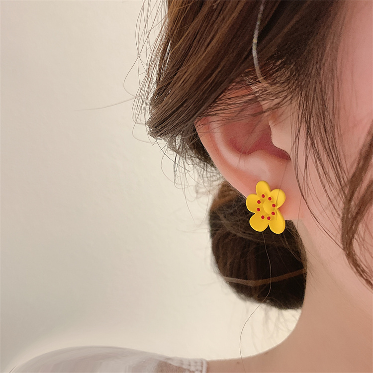 2022 Nouvelle Mode Brillant Mignon Tulipe Fleur De Goujon D'oreille En Gros display picture 2