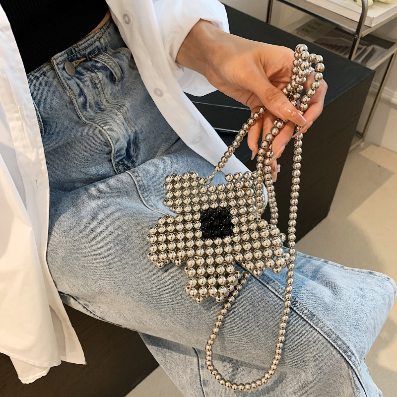 Fashion Beaded Handmade Star Crossbody Small Flower Contrast Color Chain Bag display picture 2