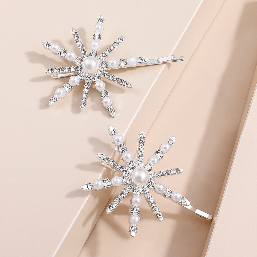 Fashion Rhinestone Pearl Inlaid Snowflake Barrettes Bang Clip Hair Accessories display picture 1