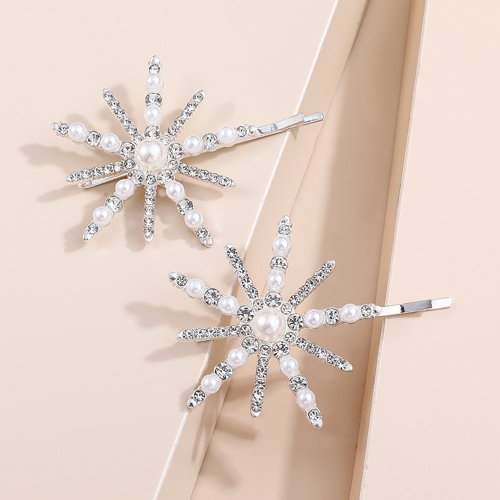 Fashion Rhinestone Pearl Inlaid Snowflake Barrettes Bang Clip Hair Accessories display picture 2