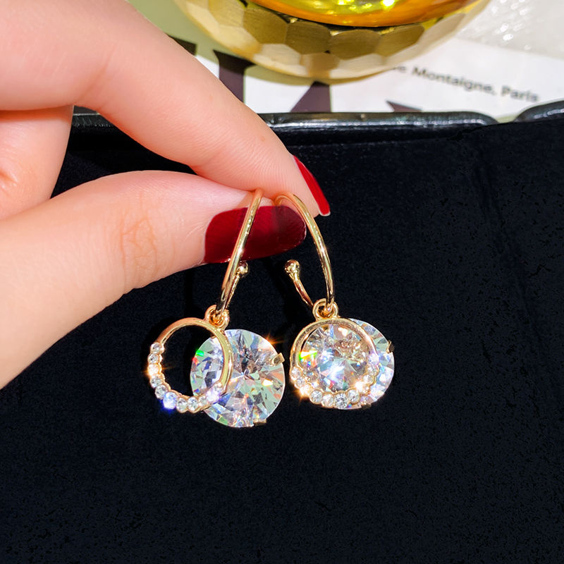 Fashion Elegant Shiny Crystal Alloy Stud Earrings For Women display picture 1