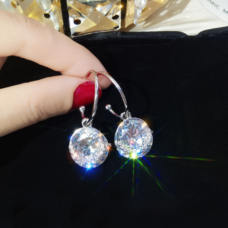 Fashion Elegant Shiny Crystal Alloy Stud Earrings For Women display picture 2