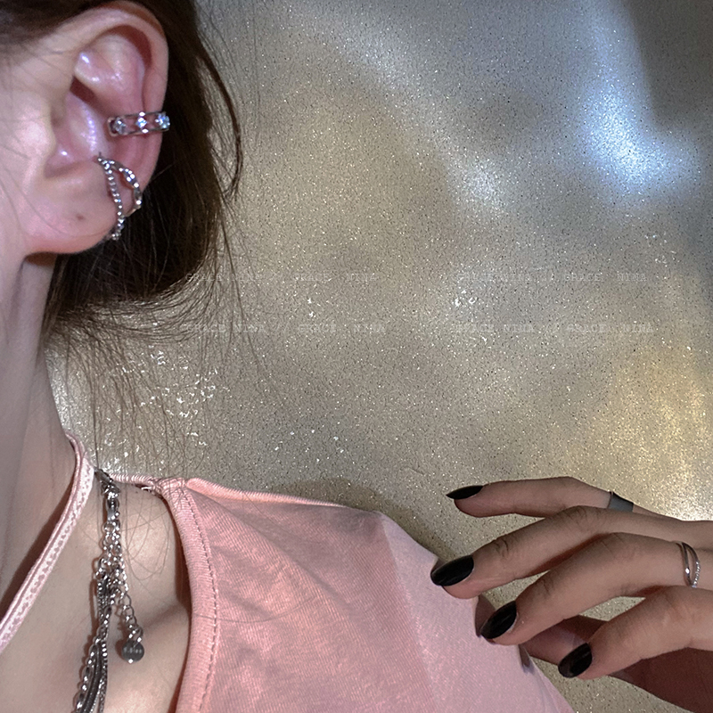 Fashion Asymmetric Tassel Chain Ear Clip Non-piercing Female Earrings display picture 1