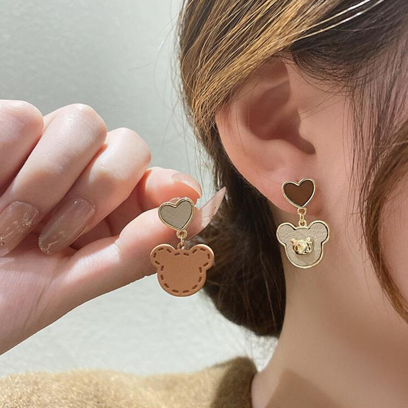 2022 Neue Mode Einfache Bär Herz Form Frauen Ohrringe display picture 2
