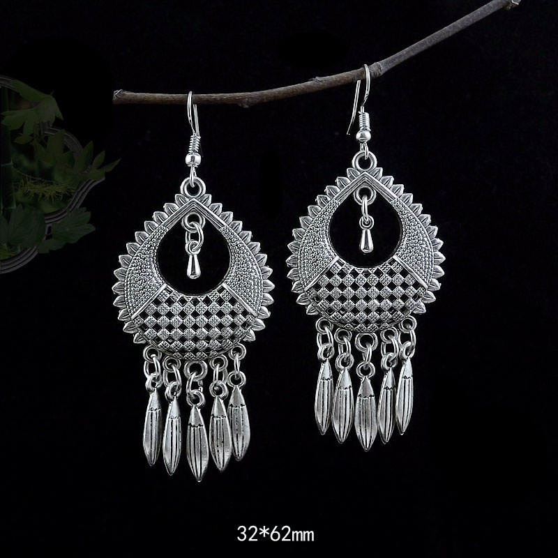 Tibet Nepal Minority Ornament Exotic Vintage Silver Plated Eardrops display picture 6