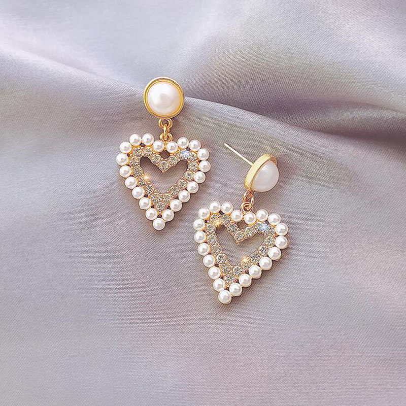 2022 New Fashion Heart-shaped Full Of Diamond Pearl Alloy Earring display picture 2