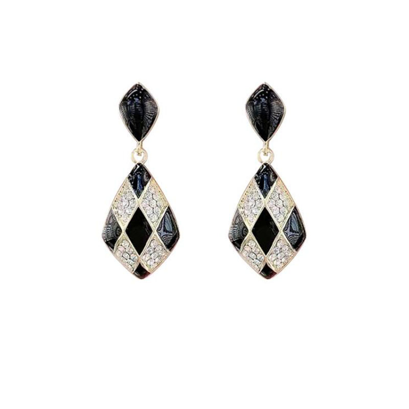 Fashion New Geometric Oil Dripping Chessboard Plaid Black And White Plaid Alloy Earrings display picture 4