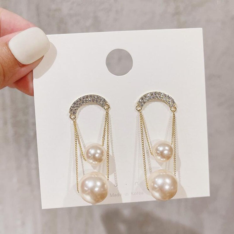 Mode Einfache Lange Quaste Perle Süße Frauen Legierung Ohrringe display picture 2