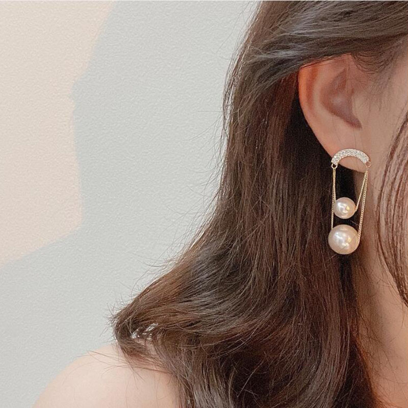 Mode Einfache Lange Quaste Perle Süße Frauen Legierung Ohrringe display picture 4