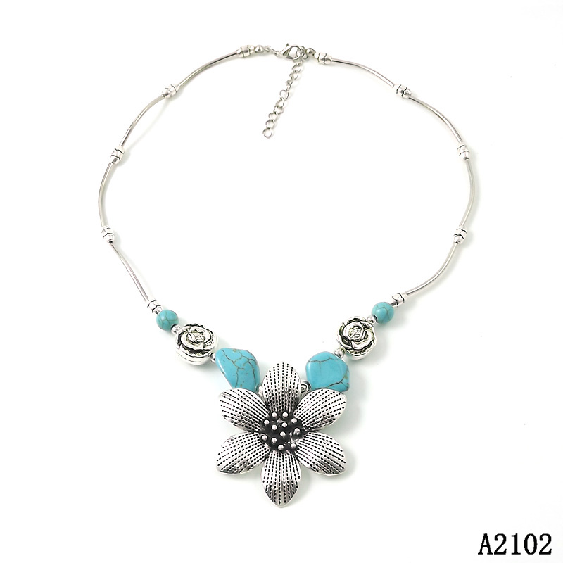 Bohemian Ethnic Style Women's Exotic Antique Turquoise Necklace display picture 1