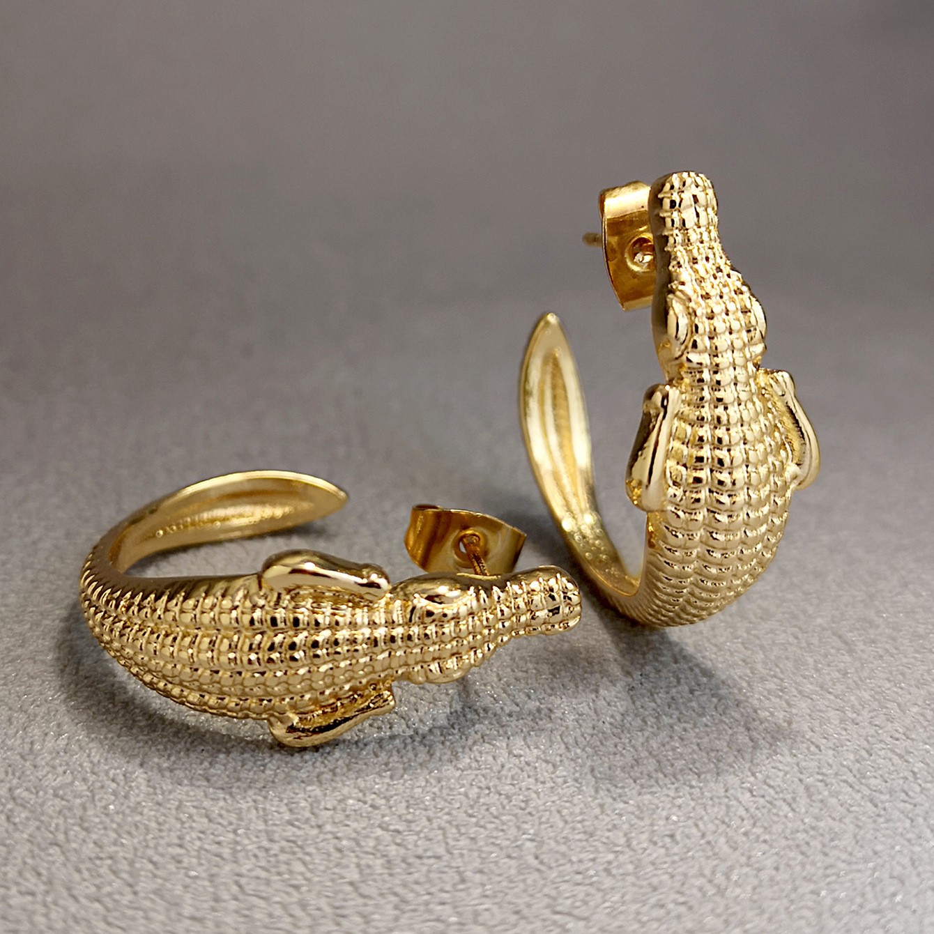 Fashion New Style Crocodile Shape C-shaped Alloy Earrings display picture 3
