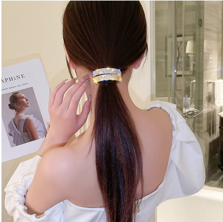 Fashion Diamond Inlay Rhinestone Arc Clip Barrettes Hair Accessories display picture 10