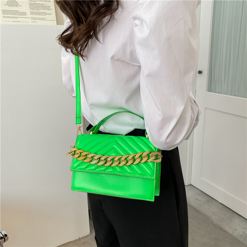 Fashion Simple Solid Color Diamond Small Chain Crossbody Shoulder Bag 19*13*6.5cm display picture 8