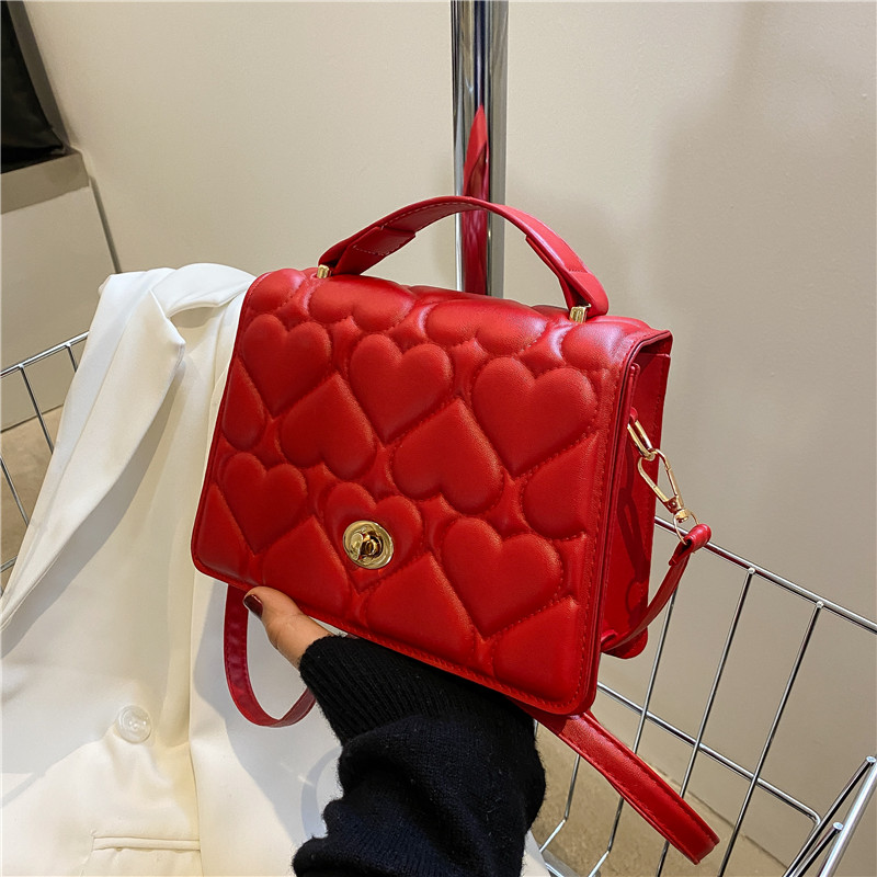 Fashion Indentation Heart Single Shoulder Crossbody Chain Small Square Bag 21*14.5 * 6.5cm display picture 2