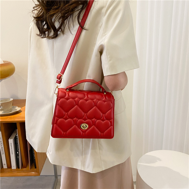 Fashion Indentation Heart Single Shoulder Crossbody Chain Small Square Bag 21*14.5 * 6.5cm display picture 7