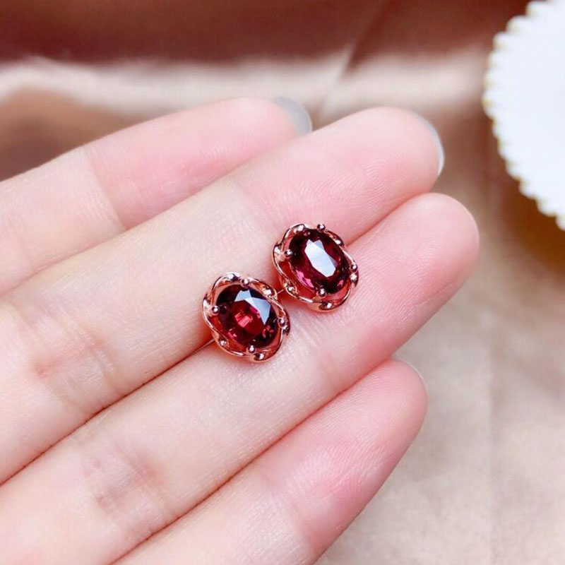 New Fashion Simple Red Garnet Geometric Female Alloy Stud Earrings display picture 2