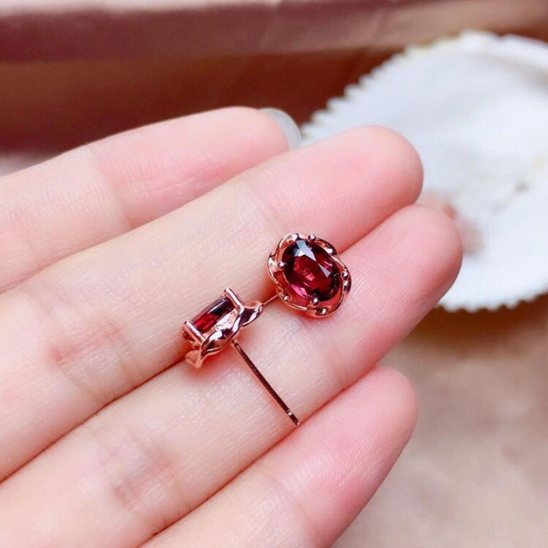 New Fashion Simple Red Garnet Geometric Female Alloy Stud Earrings display picture 4