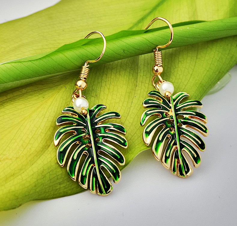 Fashion Bohemian Style Green Coconut Leaf 18k Gold-plated Pearl Pendant Earrings display picture 5