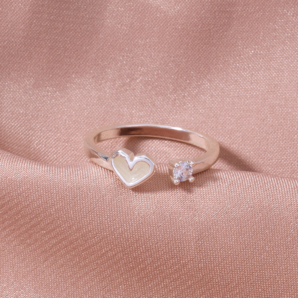 Fashion Simple Heart Geometric Inlaid Zircon Open Copper Ring display picture 5