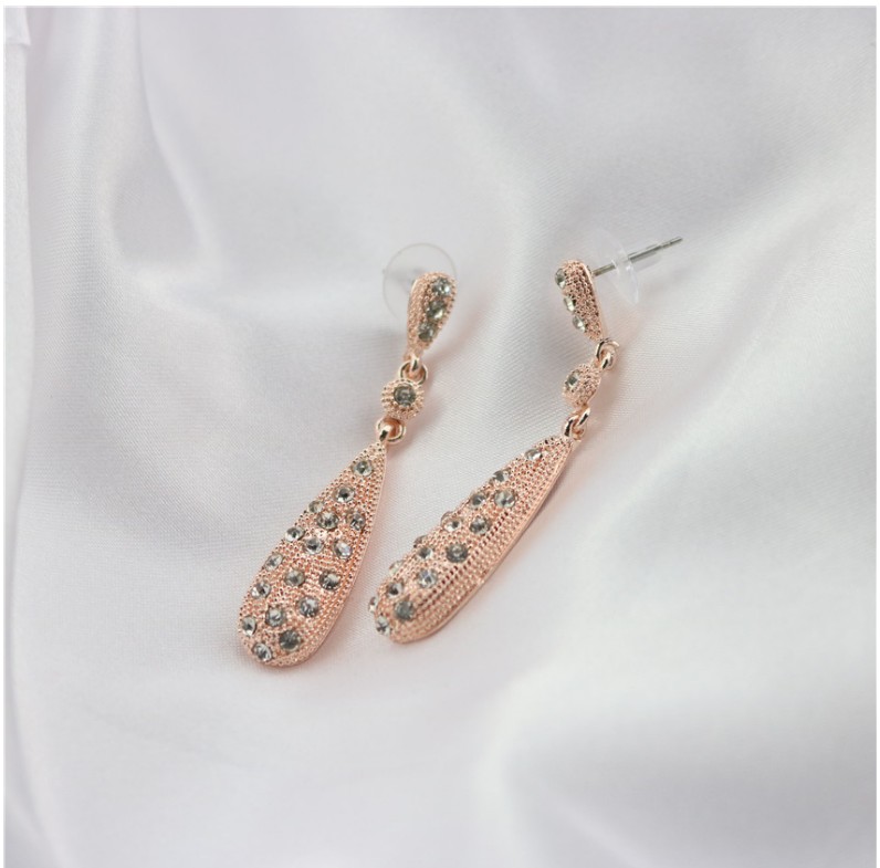Fashion Inlay New Diamond Cute Water Drop Shaped Long Alloy Earrings display picture 5