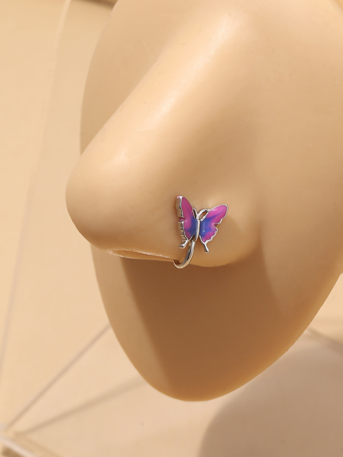 Nueva Moda Aceite Goteo Mariposa Nasal Férula Aleación Anillo Piercing De Nariz Joyería display picture 1