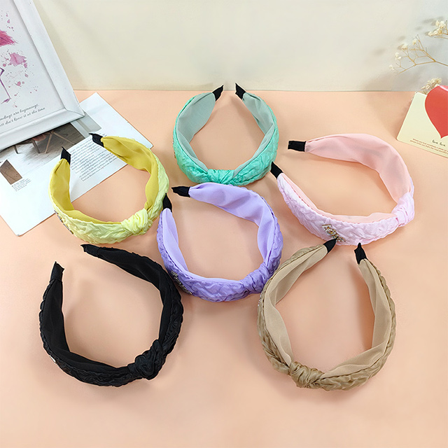 Fashion New Retro Pattern Knotted Letter-printing Cloth Wide Double-layer Headband display picture 2