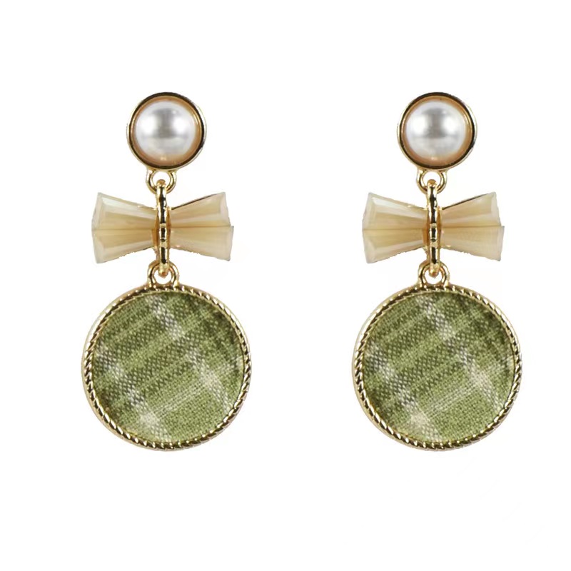 Checked Cloth Round Pearl Silver Bow Ear Studs display picture 3