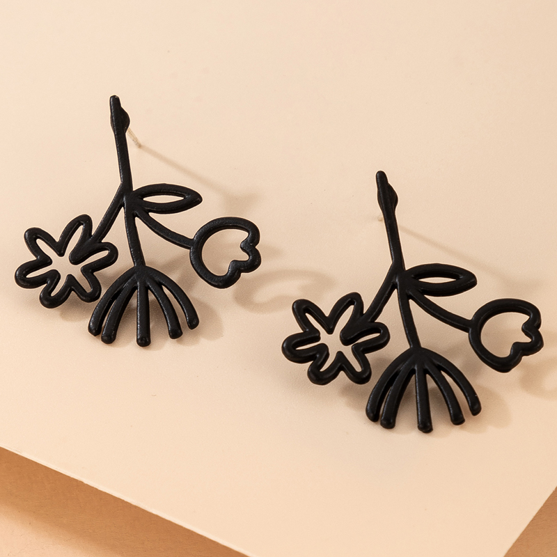 New Style Irregular Black Spray Paint Geometric Hollow Flower Pendant Earrings display picture 4