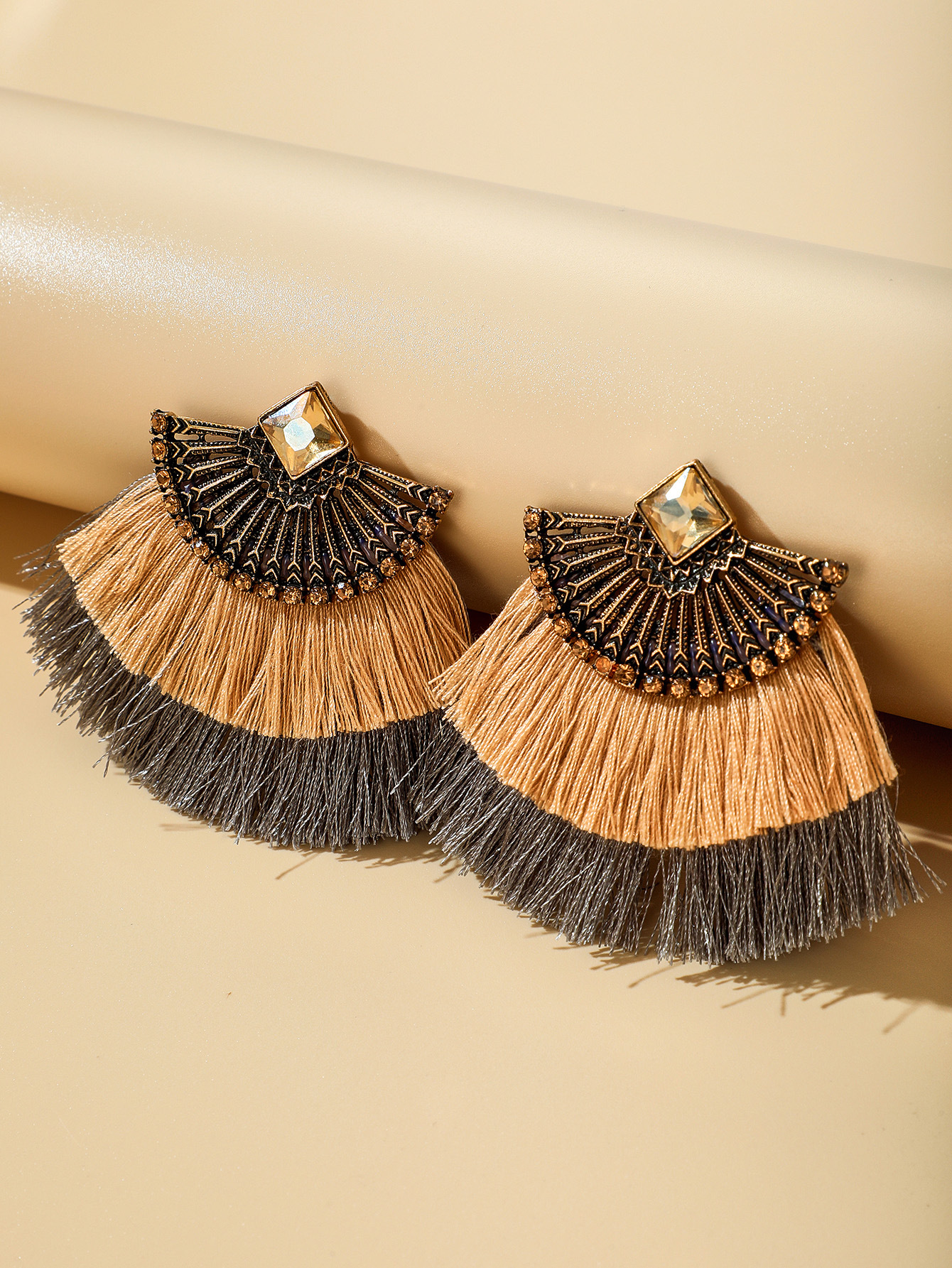 Ethnic Style Inlaid Imitation Opal Tassel Fan-shaped Earrings display picture 4