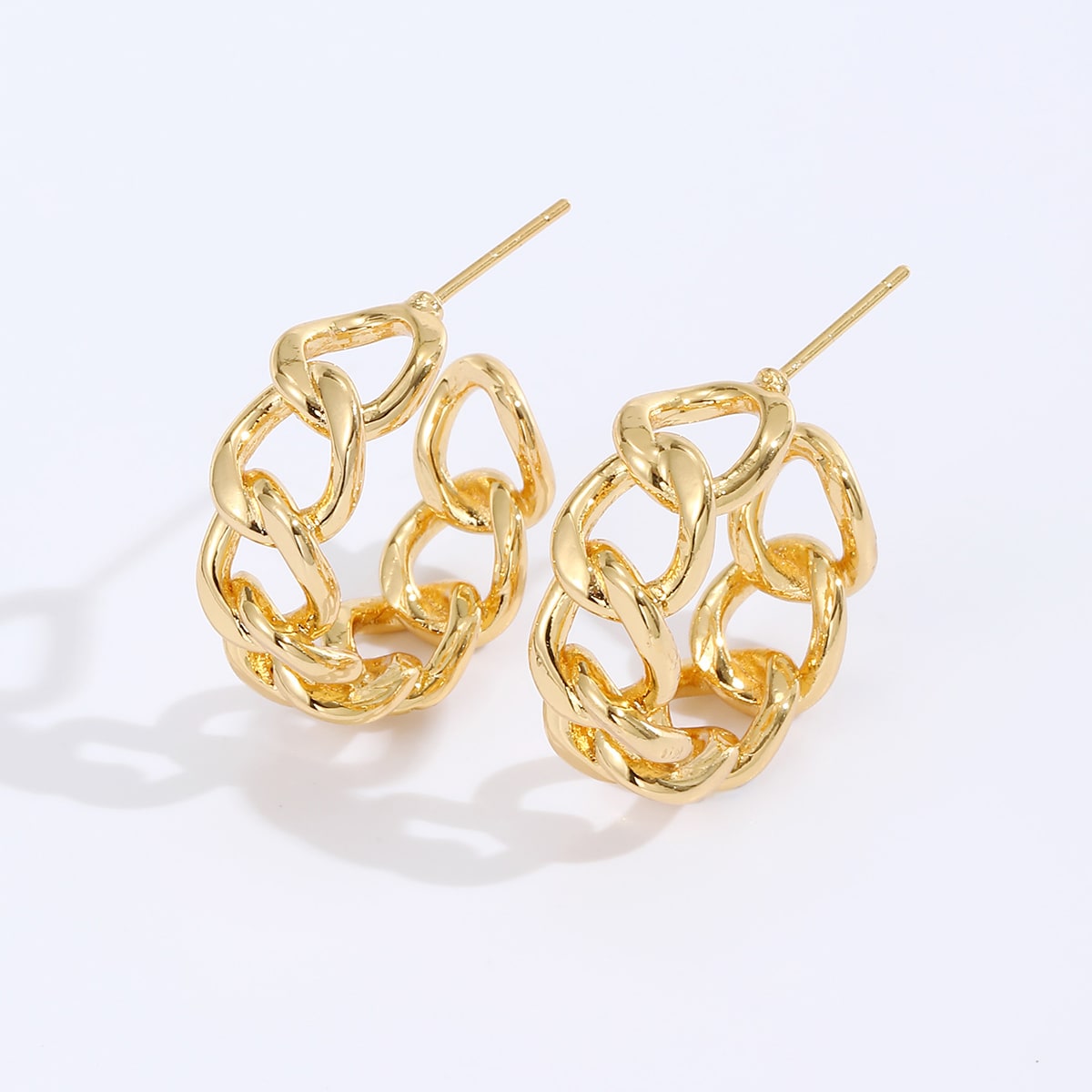 Fashionable Metal Hong Kong Style Retro Copper Electroplated 18k Golden Hollow Chain Hoop Earrings display picture 1