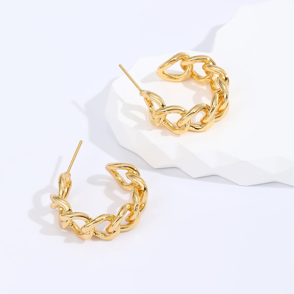 Fashionable Metal Hong Kong Style Retro Copper Electroplated 18k Golden Hollow Chain Hoop Earrings display picture 2