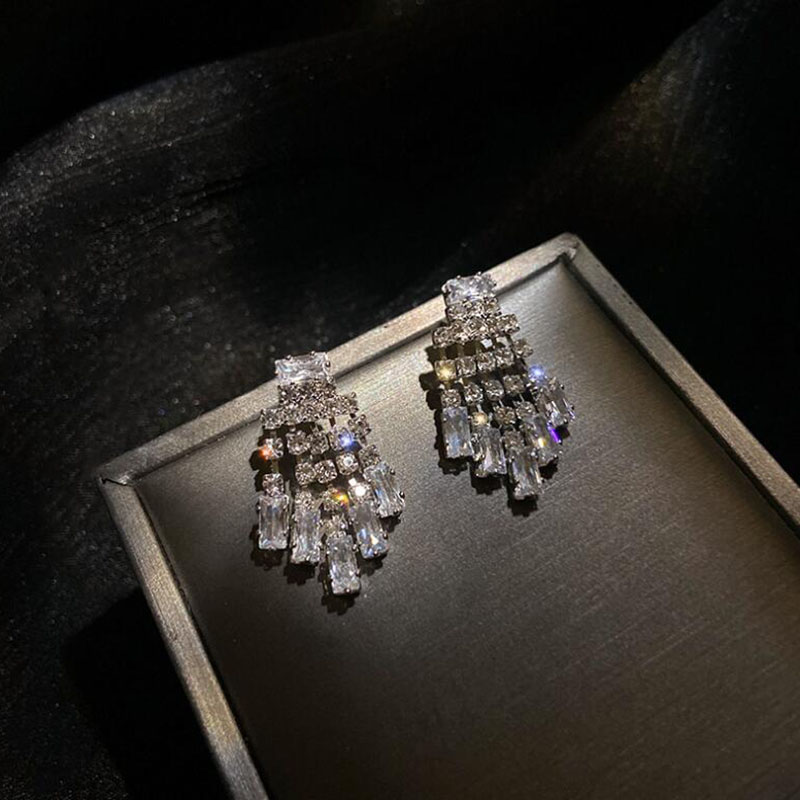 Mode Quaste Eingelegter Kristall Diamant Künstlicher Kristall Strass Strasssteine Ohrringe display picture 2