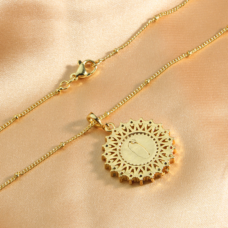Neue Einfache Kupfer Gold-überzog Intarsien Farbe Zirkonium Jungfrau Maria Anhänger Halskette display picture 4