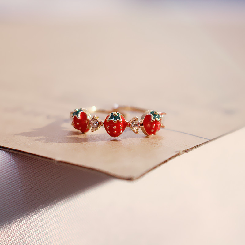 Kreative Mode Rote Erdbeere Intarsien Diamant Kupfer Offener Ring display picture 4